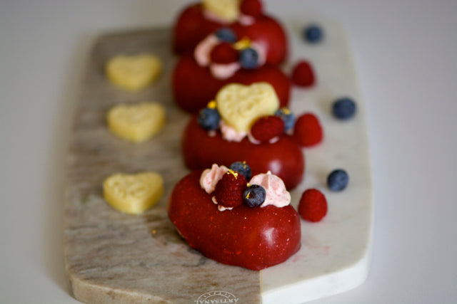 
                      
                        "Pillow" Cakes
                      
                    