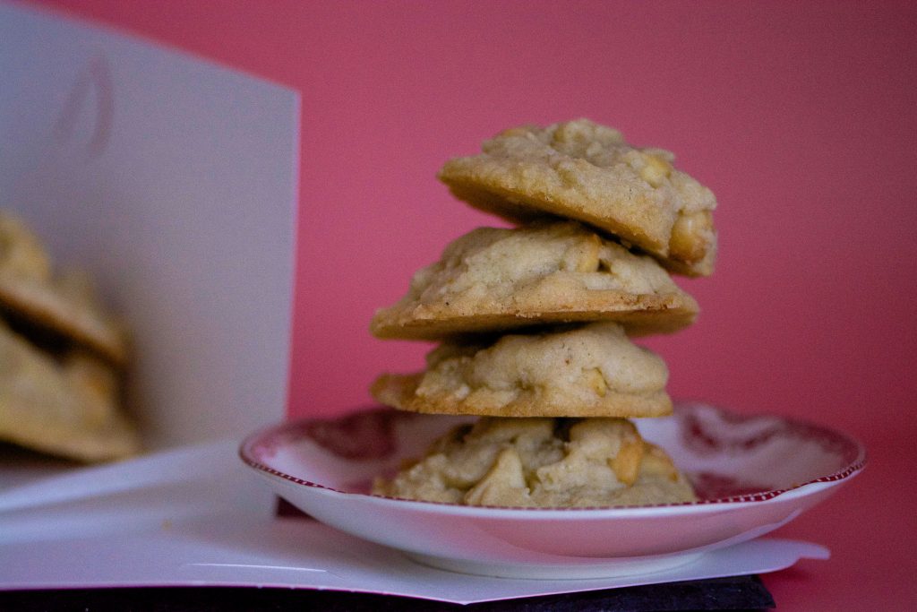 Vegan White Chocolate Macadamia Nut Cookies